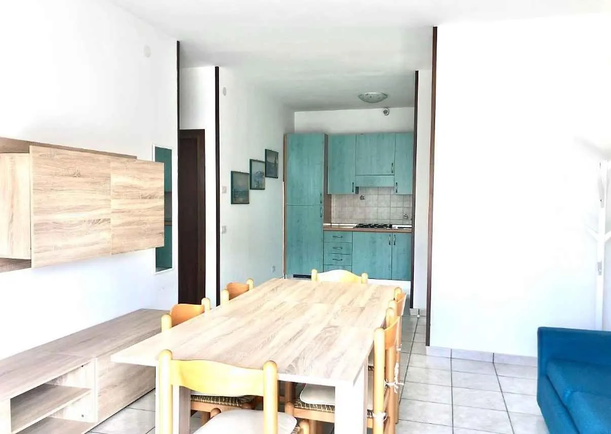 Apartment In Rosolina Mare 25005