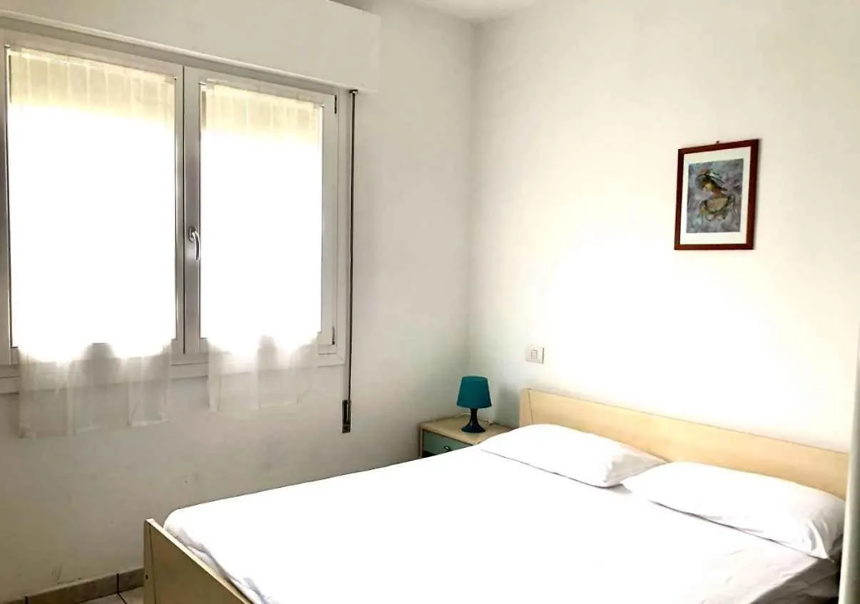 Apartment In Rosolina Mare 25005