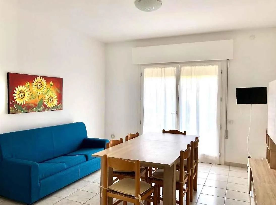 Apartment In Rosolina Mare 25005