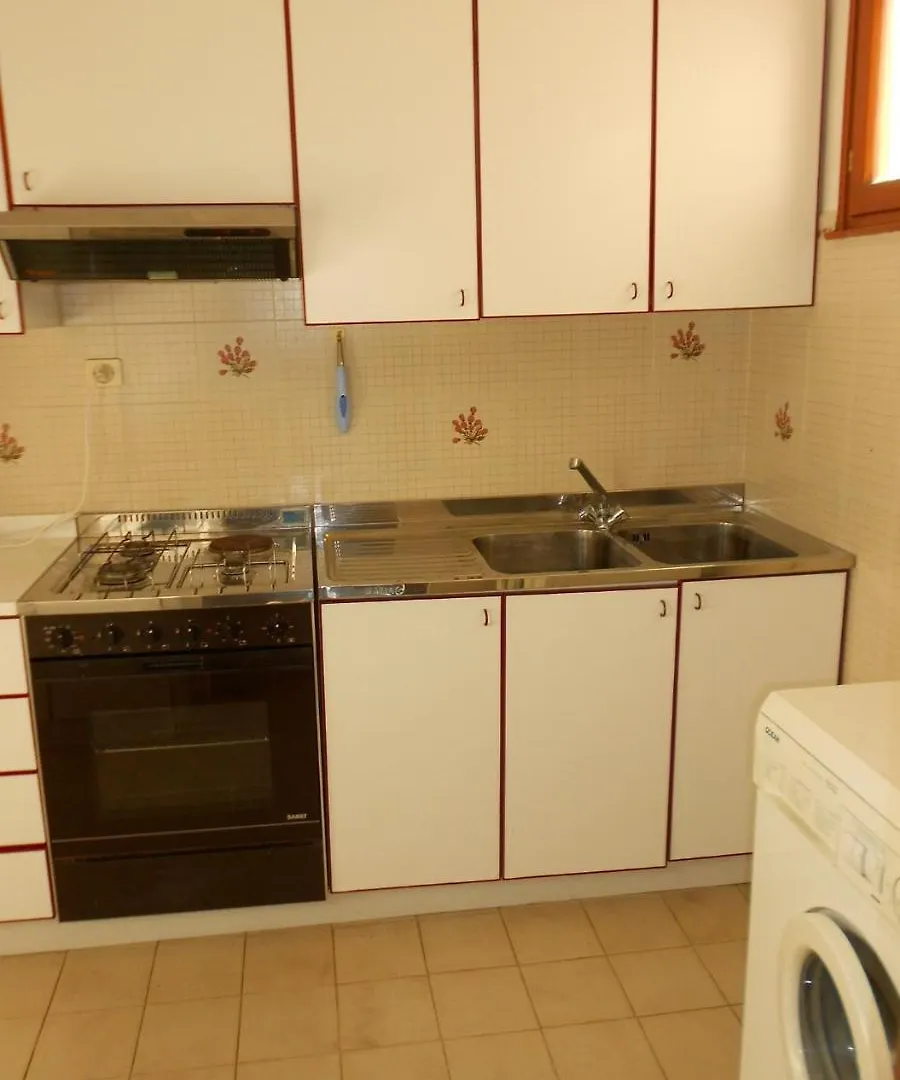 Apartment In Rosolina Mare 25005